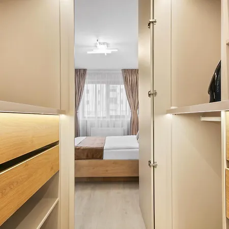 Hils Pallady Apartament